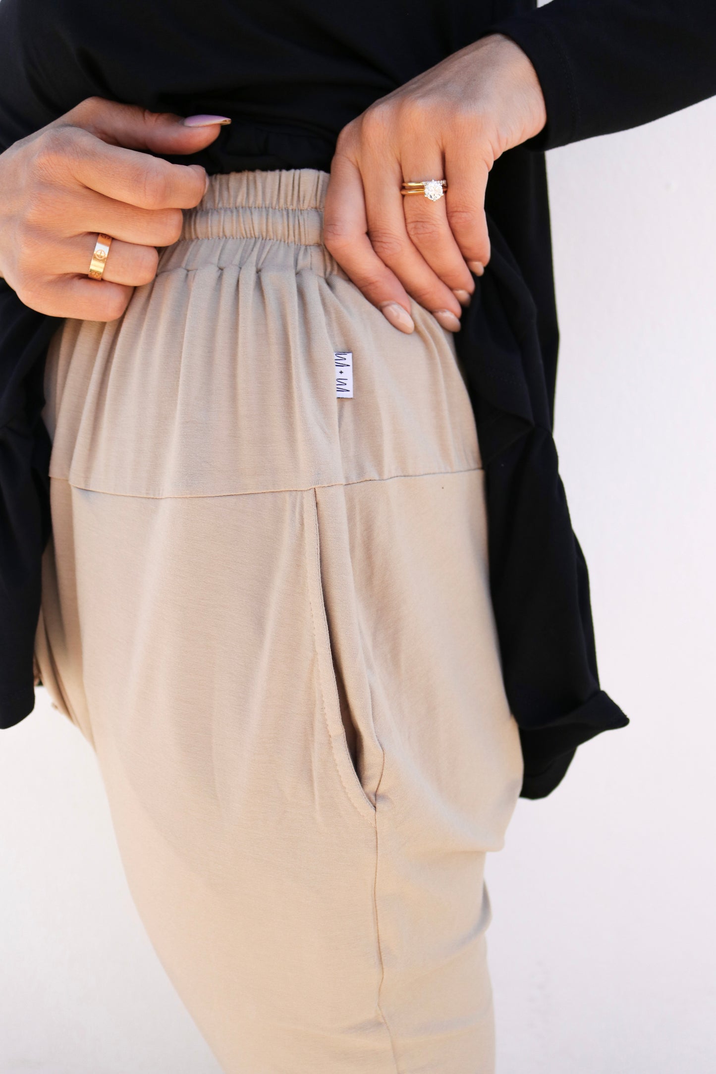 The Fae Pant - Taupe